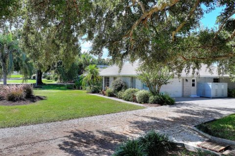 Villa ou maison à vendre à Winter Haven, Floride: 3 chambres, 195.75 m2 № 2428718 - photo 4