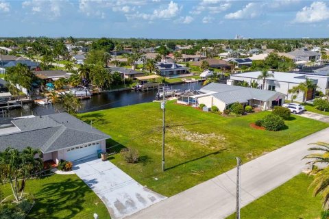Terreno en venta en Cape Coral, Florida № 1879504 - foto 6