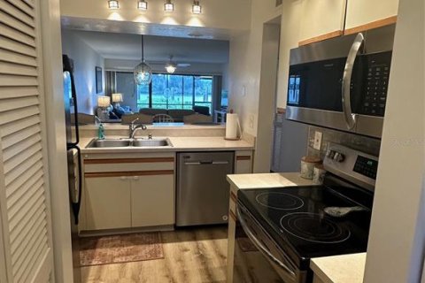 Condo in New Smyrna Beach, Florida, 2 bedrooms  № 1392738 - photo 18