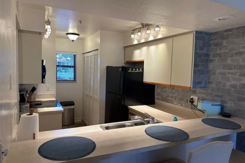 Condo in New Smyrna Beach, Florida, 2 bedrooms  № 1392738 - photo 14