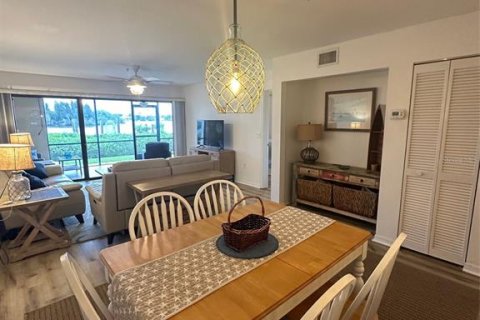 Condo in New Smyrna Beach, Florida, 2 bedrooms  № 1392738 - photo 12