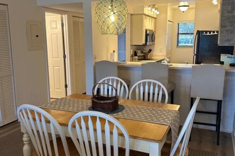 Condo in New Smyrna Beach, Florida, 2 bedrooms  № 1392738 - photo 11
