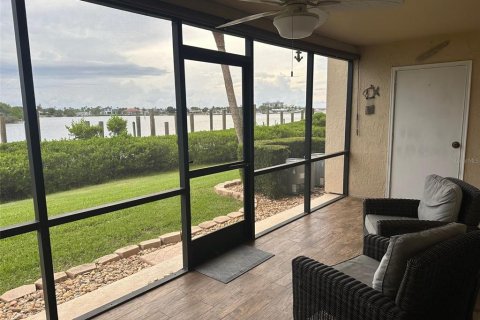 Condo in New Smyrna Beach, Florida, 2 bedrooms  № 1392738 - photo 23