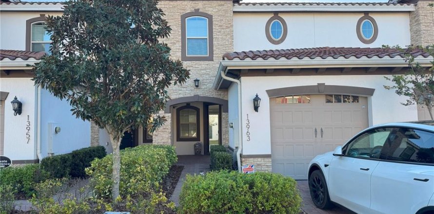 Adosado en Orlando, Florida 2 dormitorios, 125.05 m2 № 2107124