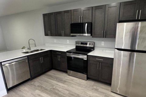 Apartamento en alquiler en Sebring, Florida, 3 dormitorios, 107.95 m2 № 2105330 - foto 2