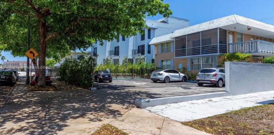 Apartamento en Miami Beach, Florida 1 dormitorio, 43.2 m2 № 1931211