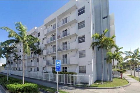 Condominio en venta en Miami, Florida, 2 dormitorios, 58.06 m2 № 2011025 - foto 15