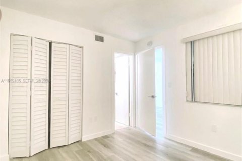 Condominio en venta en Miami, Florida, 2 dormitorios, 58.06 m2 № 2011025 - foto 13