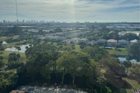 Condo in Hollywood, Florida, 2 bedrooms  № 2000737 - photo 8