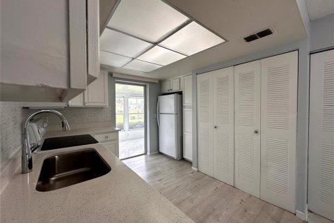 Touwnhouse à louer à Kissimmee, Floride: 2 chambres, 89.19 m2 № 2388915 - photo 11