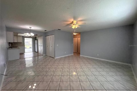 Touwnhouse à louer à Kissimmee, Floride: 2 chambres, 89.19 m2 № 2388915 - photo 8