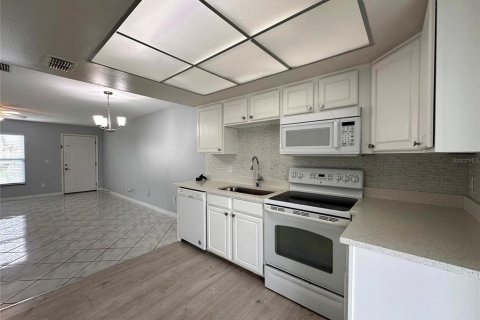 Touwnhouse à louer à Kissimmee, Floride: 2 chambres, 89.19 m2 № 2388915 - photo 13