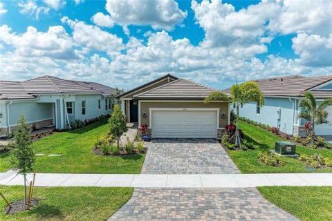 House in Venice, Florida 3 bedrooms, 156.54 sq.m. № 2214504 - photo 2