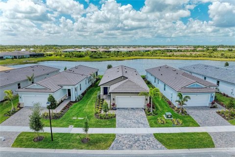 House in Venice, Florida 3 bedrooms, 156.54 sq.m. № 2214504 - photo 3