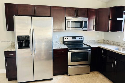 Снять в аренду виллу или дом в Майами, Флорида 3 спальни, 140.93м2, № 2005307 - фото 2