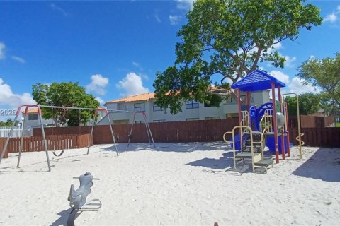 Copropriété à louer à Miami, Floride: 2 chambres, 83.61 m2 № 2056728 - photo 17