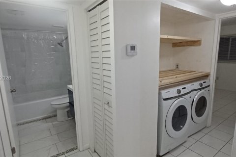 Copropriété à louer à Miami, Floride: 2 chambres, 83.61 m2 № 2056728 - photo 14