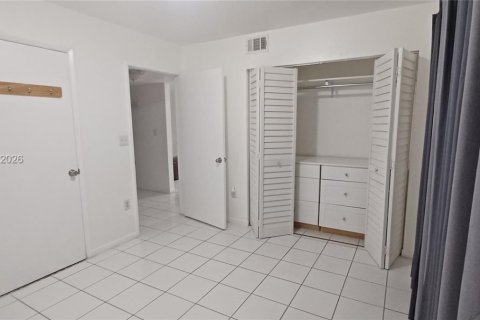 Copropriété à louer à Miami, Floride: 2 chambres, 83.61 m2 № 2056728 - photo 11
