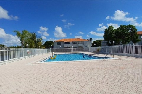 Copropriété à louer à Miami, Floride: 2 chambres, 83.61 m2 № 2056728 - photo 19