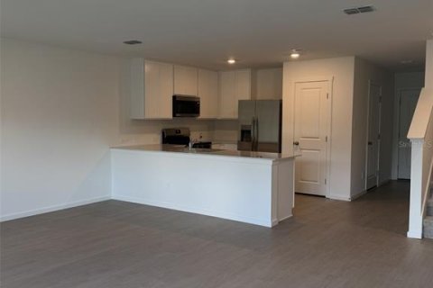 Townhouse in Davenport, Florida 3 bedrooms, 128.02 sq.m. № 2202062 - photo 4