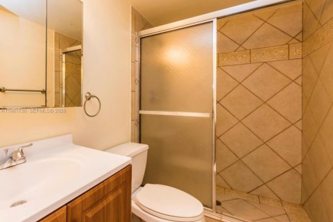 Copropriété à louer à Hallandale Beach, Floride: 2 chambres, 94.76 m2 № 2080132 - photo 5
