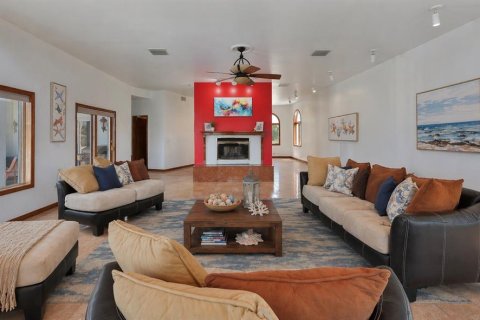 Villa ou maison à vendre à Apollo Beach, Floride: 5 chambres, 418.62 m2 № 2139626 - photo 11
