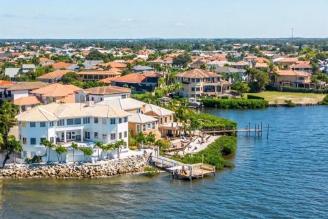 Villa ou maison à vendre à Apollo Beach, Floride: 5 chambres, 418.62 m2 № 2139626 - photo 5