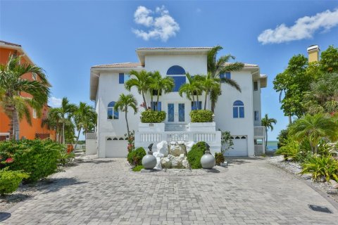 Villa ou maison à vendre à Apollo Beach, Floride: 5 chambres, 418.62 m2 № 2139626 - photo 2