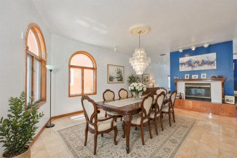 Villa ou maison à vendre à Apollo Beach, Floride: 5 chambres, 418.62 m2 № 2139626 - photo 8
