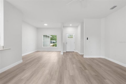 Casa en venta en Weeki Wachee, Florida, 3 dormitorios, 148.18 m2 № 1751269 - foto 8