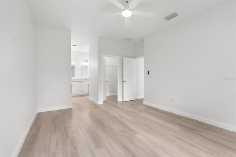 Casa en venta en Weeki Wachee, Florida, 3 dormitorios, 148.18 m2 № 1751269 - foto 18