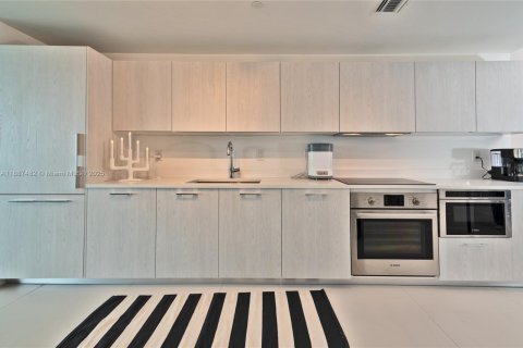 Copropriété à louer à Miami, Floride: 3 chambres, 103.12 m2 № 1941689 - photo 2