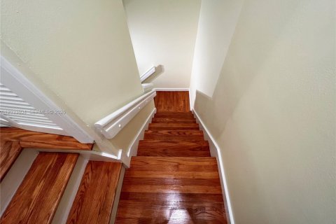Touwnhouse à louer à Cutler Bay, Floride: 2 chambres, 99.22 m2 № 2182213 - photo 14