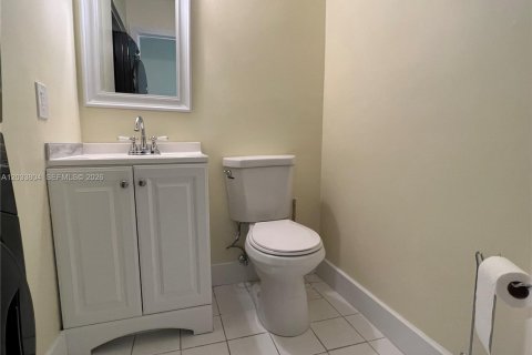 Touwnhouse à louer à Cutler Bay, Floride: 2 chambres, 99.22 m2 № 2182213 - photo 6