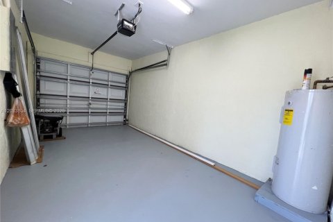 Touwnhouse à louer à Cutler Bay, Floride: 2 chambres, 99.22 m2 № 2182213 - photo 16