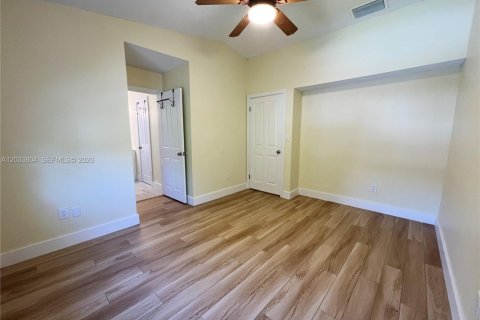 Touwnhouse à louer à Cutler Bay, Floride: 2 chambres, 99.22 m2 № 2182213 - photo 11