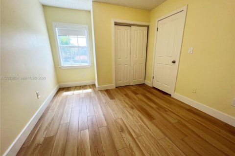 Touwnhouse à louer à Cutler Bay, Floride: 2 chambres, 99.22 m2 № 2182213 - photo 13