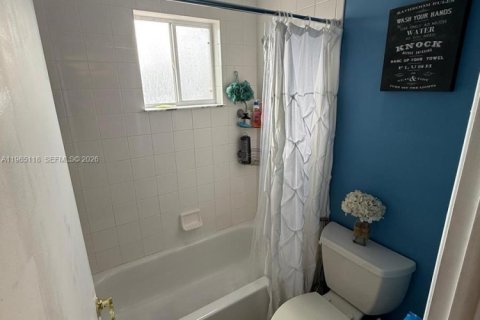 Снять в аренду кондоминиум в Майами, Флорида 2 спальни, 98.48м2, № 2026900 - фото 8