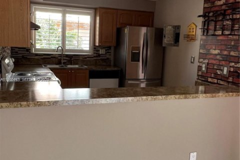 Кондоминиум с 2 спальнями в Майами, Флорида № 2026900