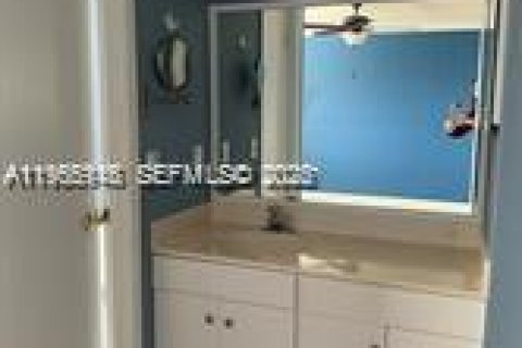 Снять в аренду кондоминиум в Майами, Флорида 2 спальни, 98.48м2, № 2026900 - фото 4