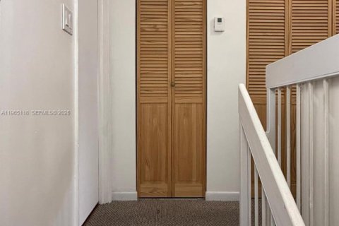 Снять в аренду кондоминиум в Майами, Флорида 2 спальни, 98.48м2, № 2026900 - фото 10