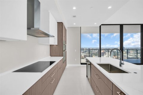 Condo in Saint Petersburg, Florida, 3 bedrooms № 2229626 - photo 6