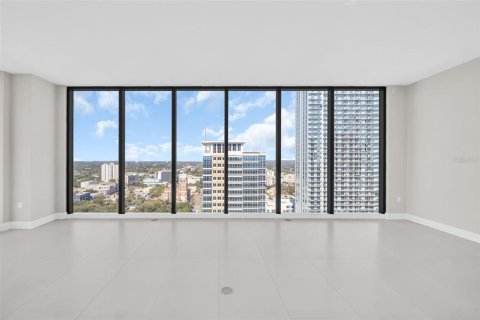 Condo in Saint Petersburg, Florida, 3 bedrooms № 2229626 - photo 13