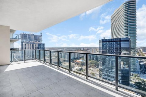 Condo in Saint Petersburg, Florida, 3 bedrooms № 2229626 - photo 16