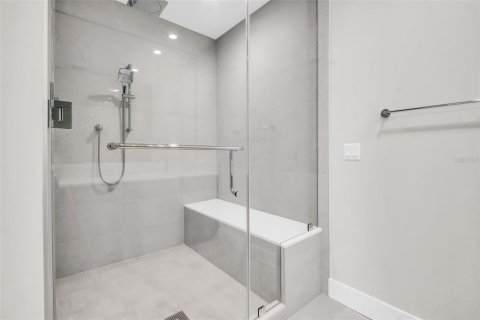 Condo in Saint Petersburg, Florida, 3 bedrooms № 2229626 - photo 27