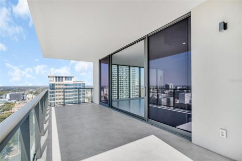 Condo in Saint Petersburg, Florida, 3 bedrooms № 2229626 - photo 19