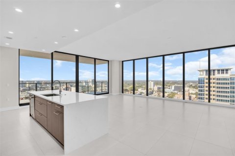Condo in Saint Petersburg, Florida, 3 bedrooms № 2229626 - photo 5