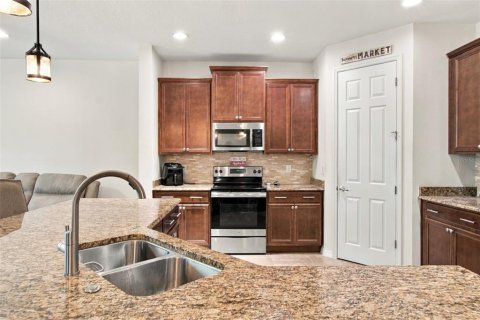 Casa en venta en Poinciana, Florida, 2 dormitorios, 183.48 m2 № 2384161 - foto 10