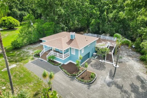 House in Land O' Lakes, Florida 4 bedrooms, 178.56 sq.m. № 2156396 - photo 2