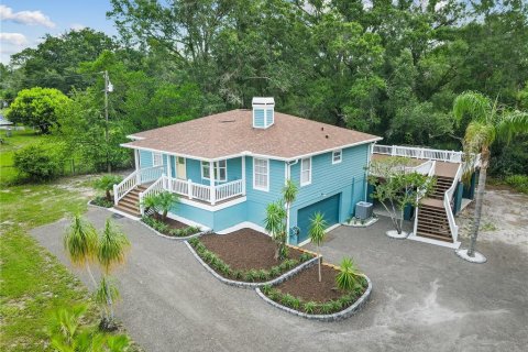 House in Land O' Lakes, Florida 4 bedrooms, 178.56 sq.m. № 2156396
